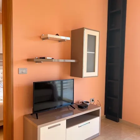 Horizon Apartments - Sea & Mountain View -Modern & Spacious Stay