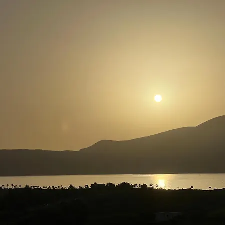 Horizon Apartments - Sea & Mountain View -Modern & Spacious Stay דירה אוריקום